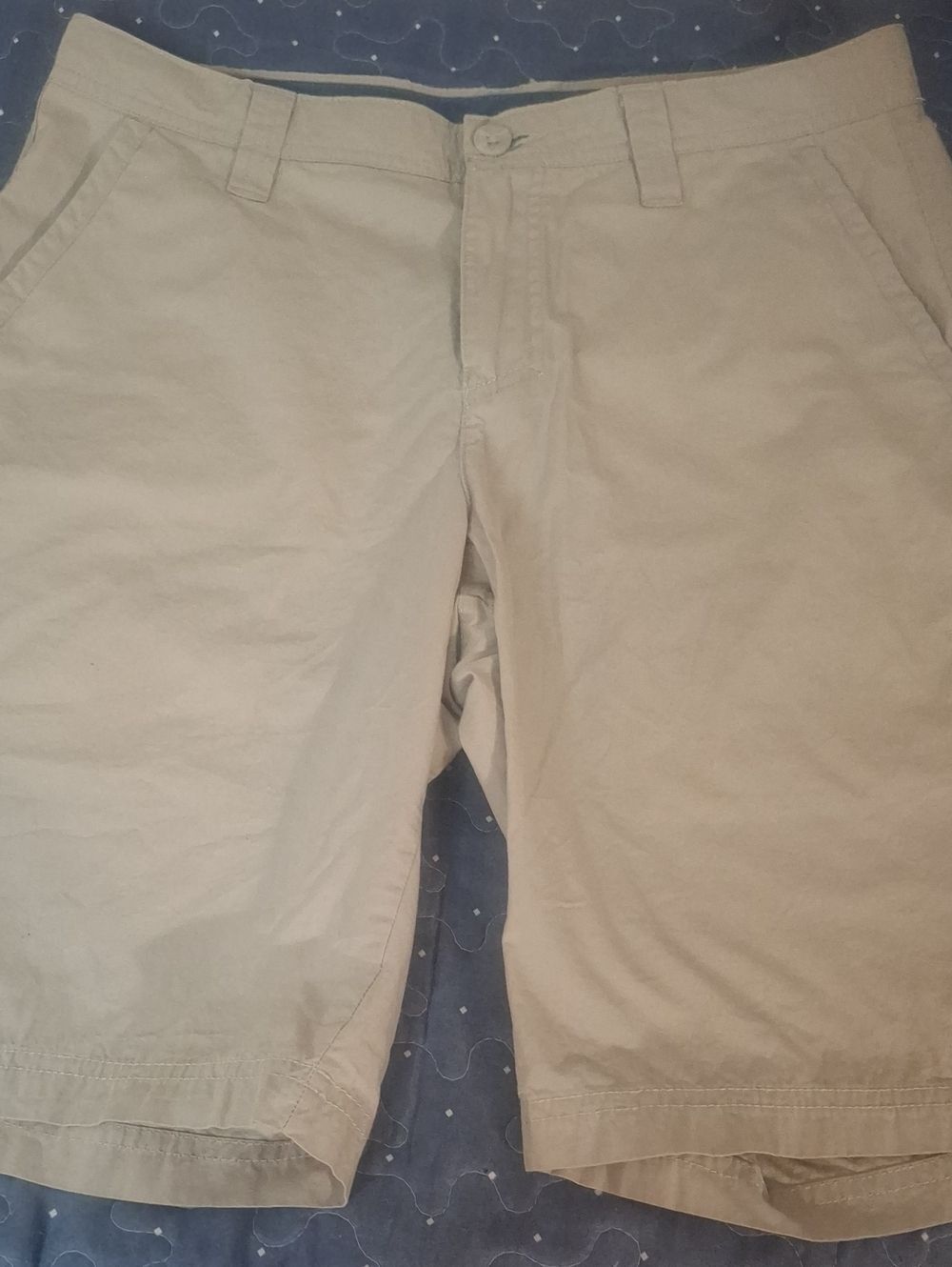 Columbia Classic Khaki Men's 10 Inch Shorts size 30